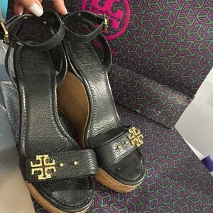 Tory Burch black w gold 9 1/2 my favorite sandals used in great condition